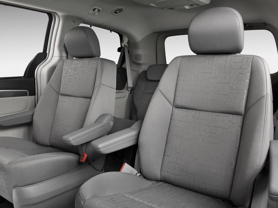  Volkswagen Routan 2008 года  (фото 19 из 26)